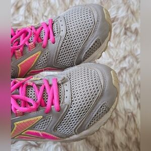 Reebok DMX Women's Grey On Pink Sneakers Size 8.5 🌴